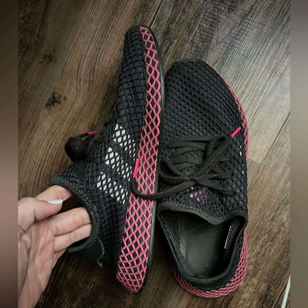 Adidas | Pink & black | 9.5